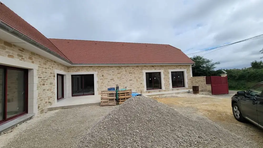 Chantier de maçonnerie, terrassement et ravalement réalisé par OLIVEIRA en Indre-et-Loire — photo 61